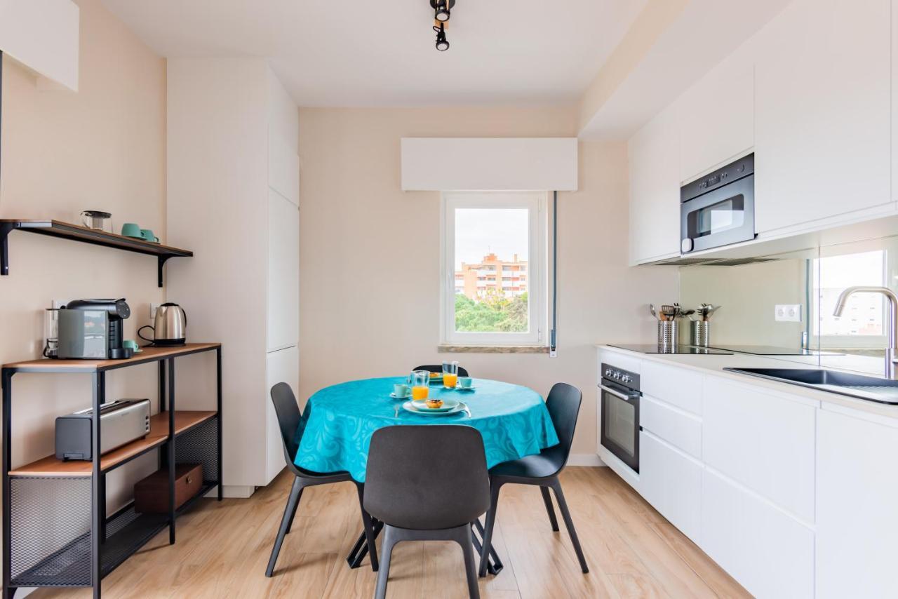 Sunny With Ocean Views Apartamento Cascais